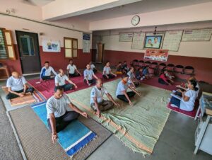 આજ રોજ અમારી શ્રી એન.કે.મહેતા એન્ડ શ્રીમતી એમ.એફ.દાણી આર્ટસ કોલેજ, માલવણ ખાતે ‘વિશ્વ યોગ દિવસ’ ઉજવણીના ભાગરૂપે સરકારશ્રી તેમજ યુનીવર્સિટીના પરિપત્ર મુજબ ‘યોગ શિબિર’ નો કાર્યક્રમ યોજવામાં આવ્યો.